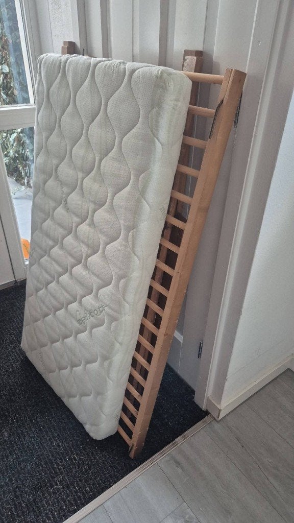Gratis Ledikant en matras, Ophalen, Gebruikt, Ledikant