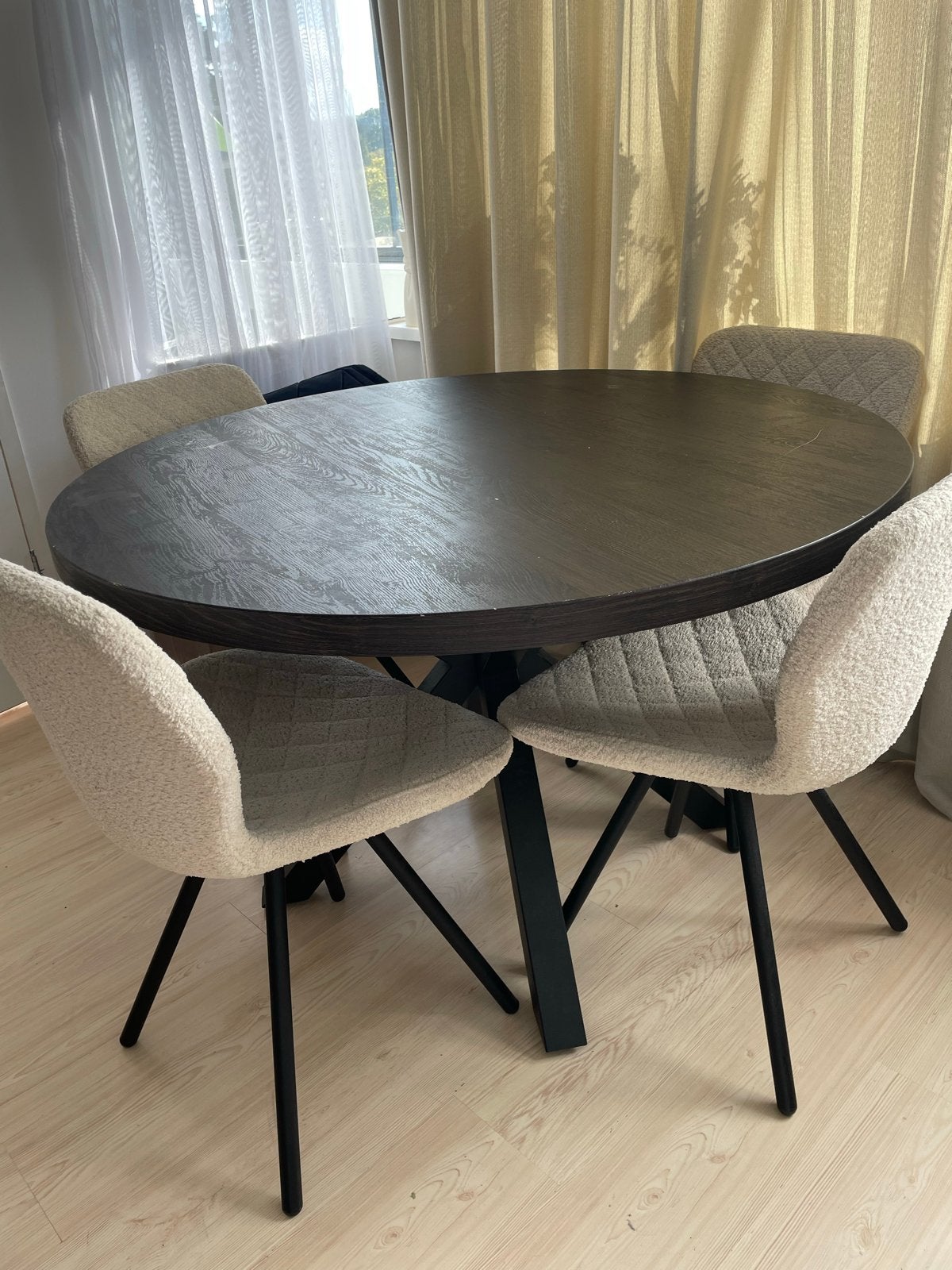Eettafel Bressano zwart 120cm met 4 Lucca off white stoelen, Ophalen, Gebruikt, 100 tot 150 cm, Rond