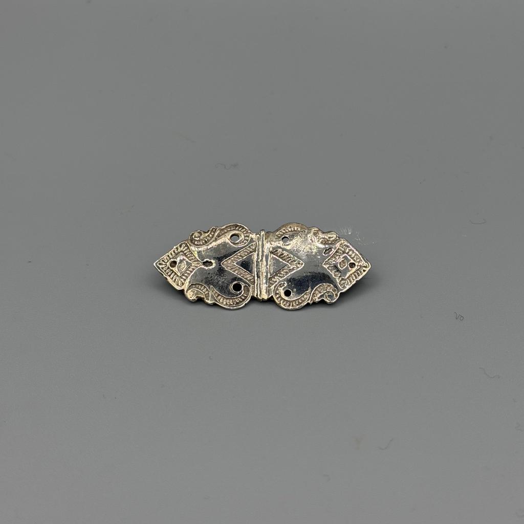 ZILVEREN BIJBELSLOT VERMAAKT TOT BROCHE, Ophalen of Verzenden, Zilver, Broche