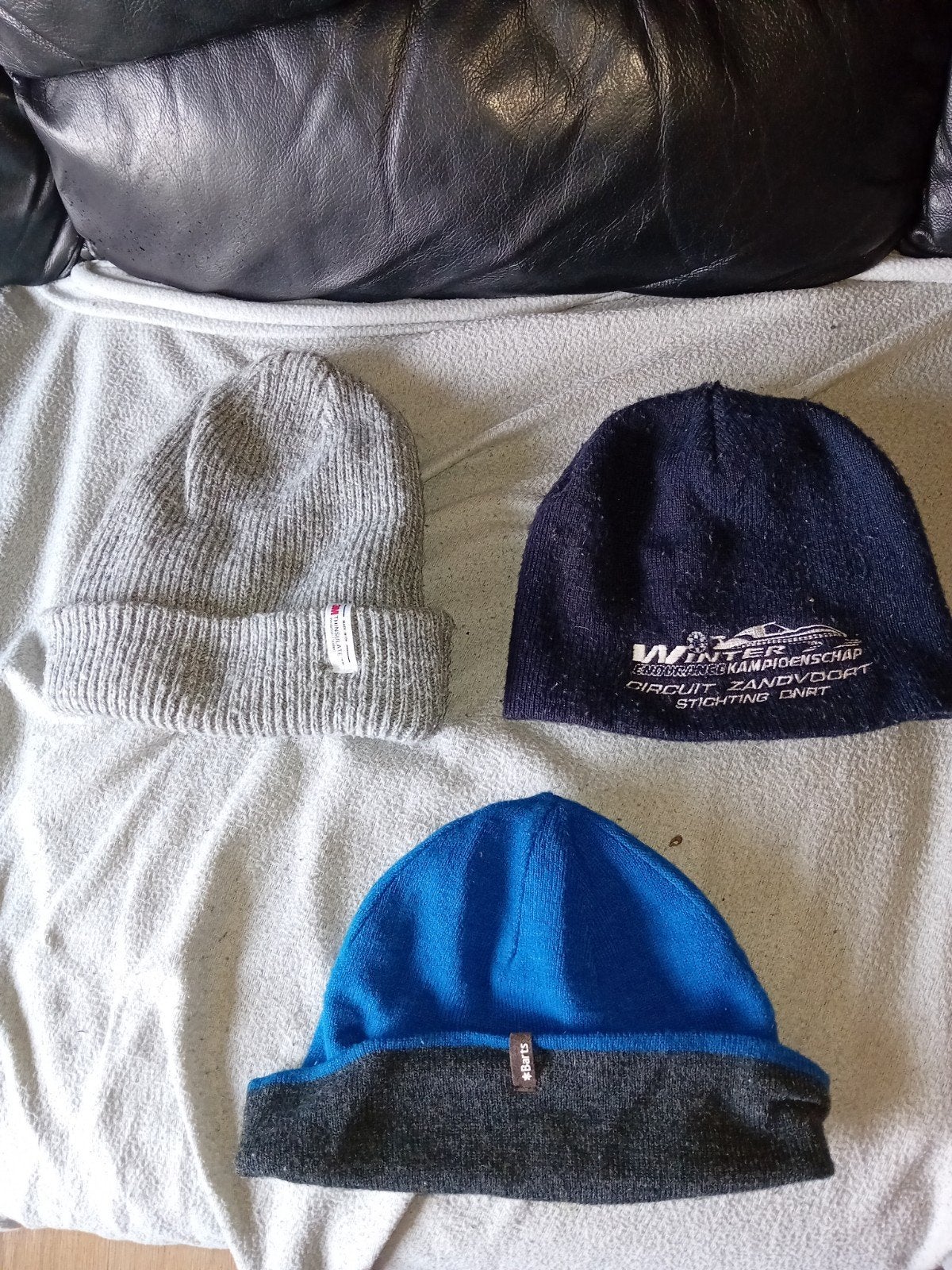 MOOIE MUTSEN BLAUW - GRIJS  - ZWART 5 EURO PER STUK, Kleding | Heren, Mutsen, Sjaals en Handschoenen, Ophalen of Verzenden, Zo goed als nieuw