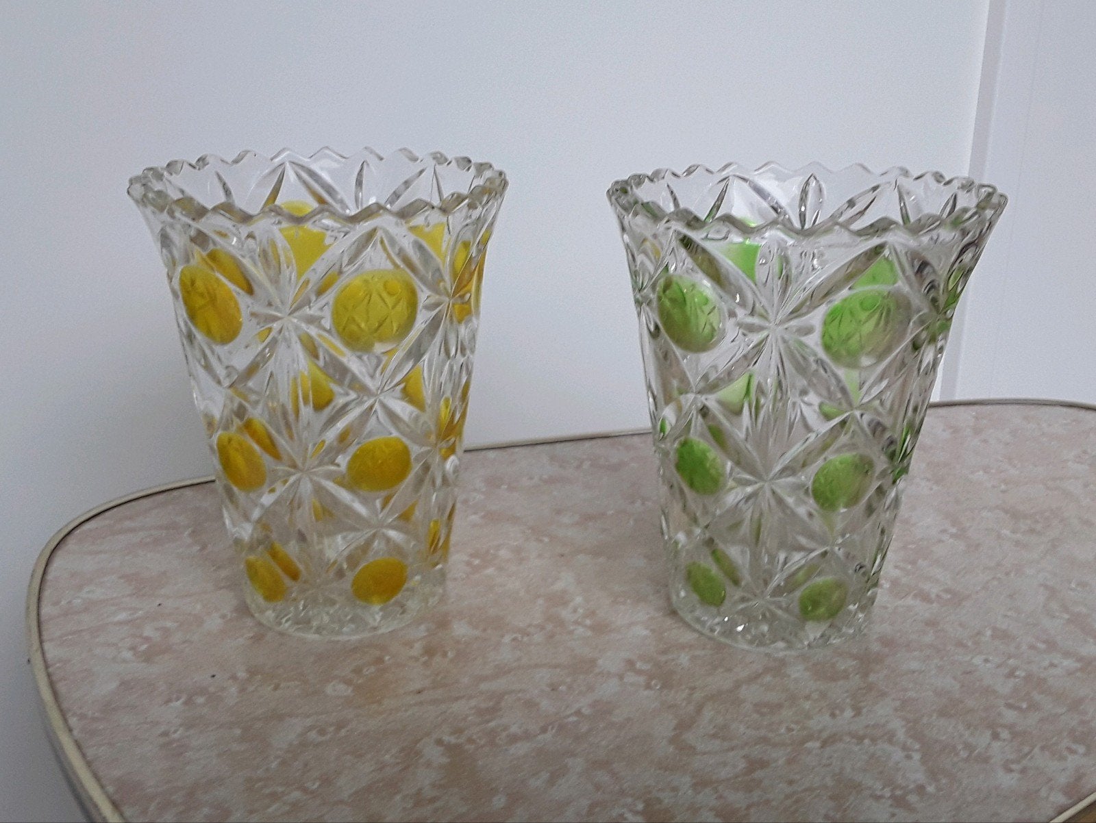 Vintage glazen vazen, 14cm hoog, per stuk, Gebruikt, Geel, 14 cm, Ophalen of Verzenden