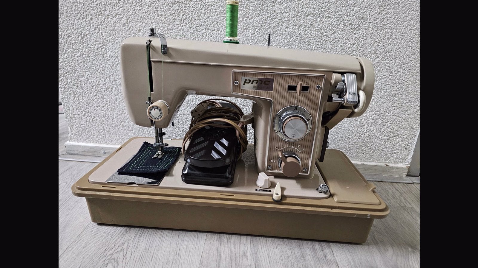 Naaimachine, Ophalen