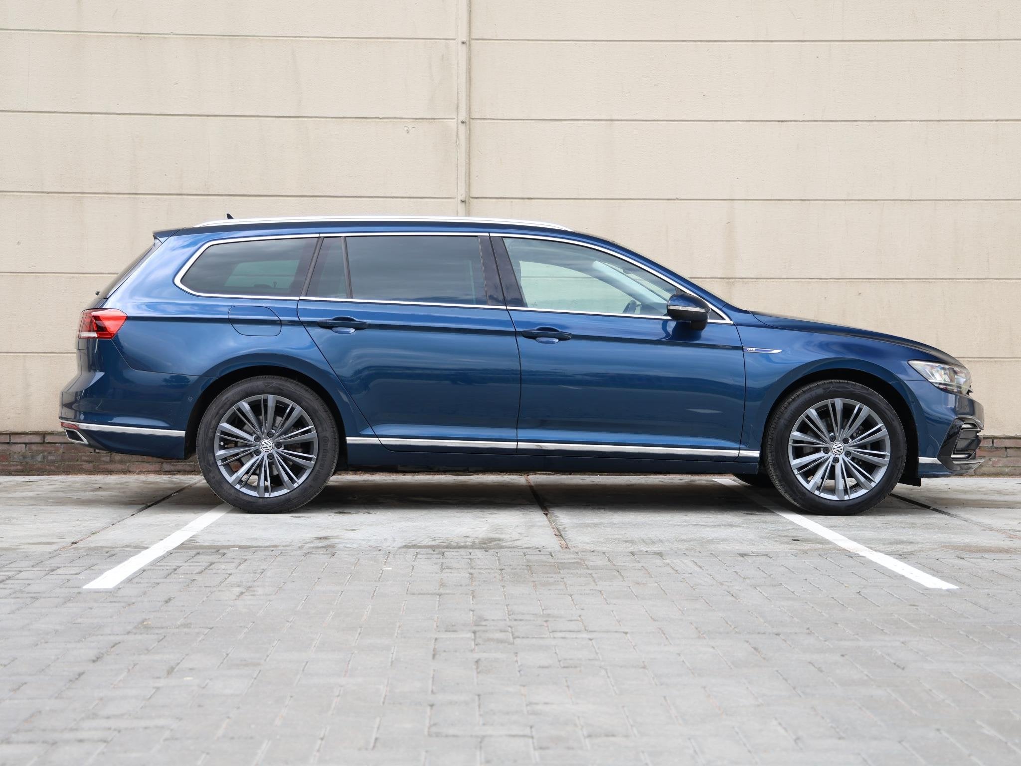 Volkswagen Passat Variant 1.4 TSI PHEV GTE 218PK DSG | Led |, Stof, Gebruikt, 4 cilinders, Blauw