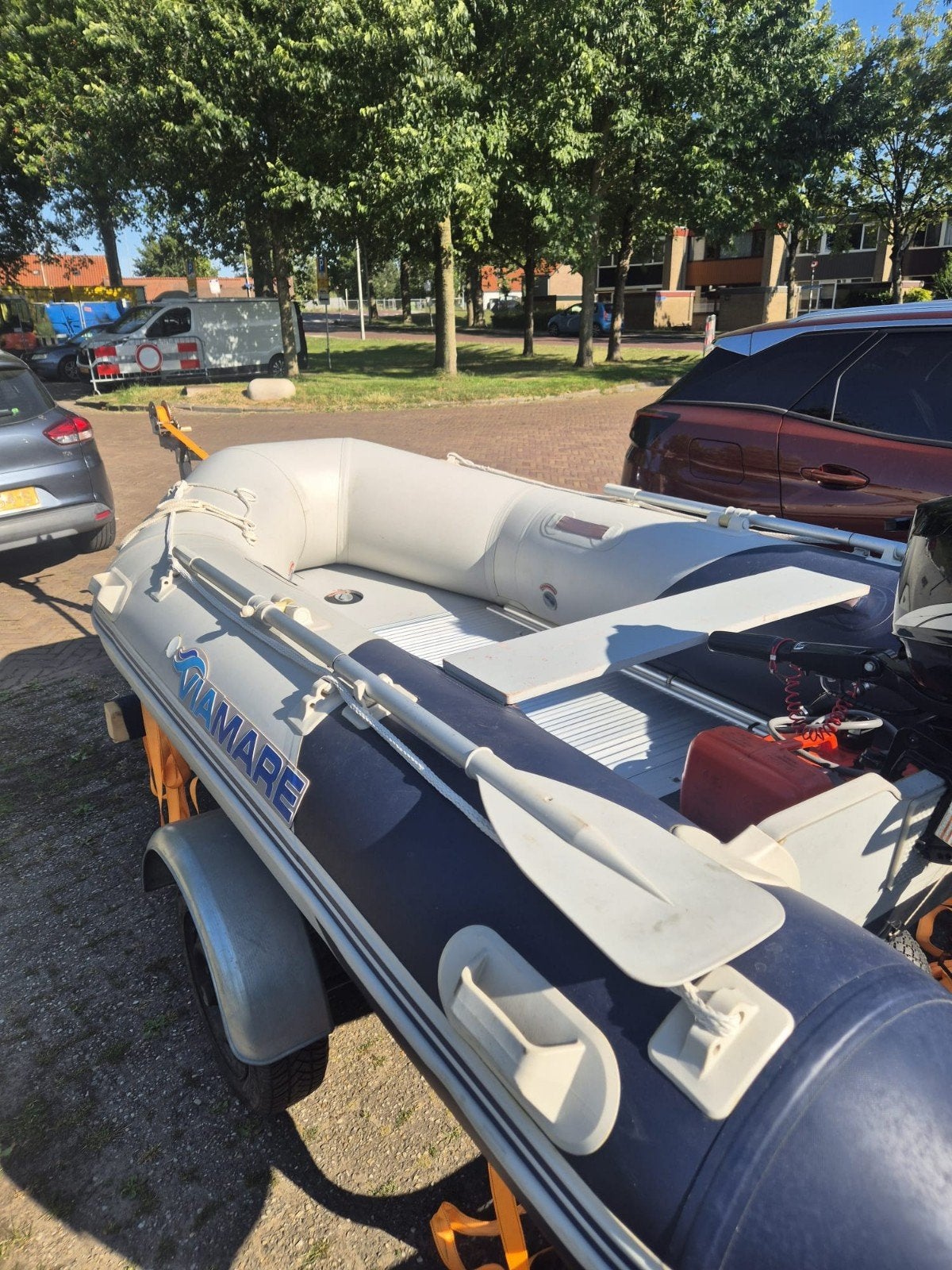 Rubberboot met trailer, Ophalen