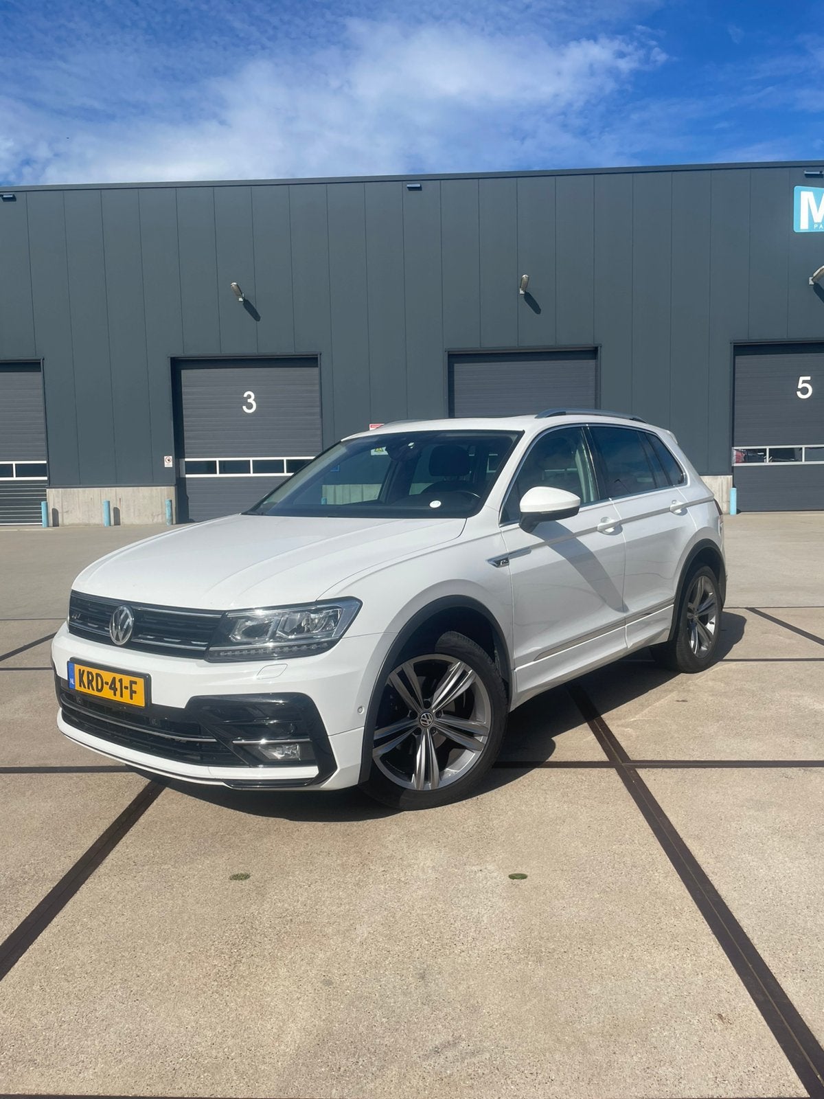 Volkswagen Tiguan 2.0 TDI 150pk DSG 2019 Wit, Auto's, 4 cilinders, Alcantara, Wit, Diesel