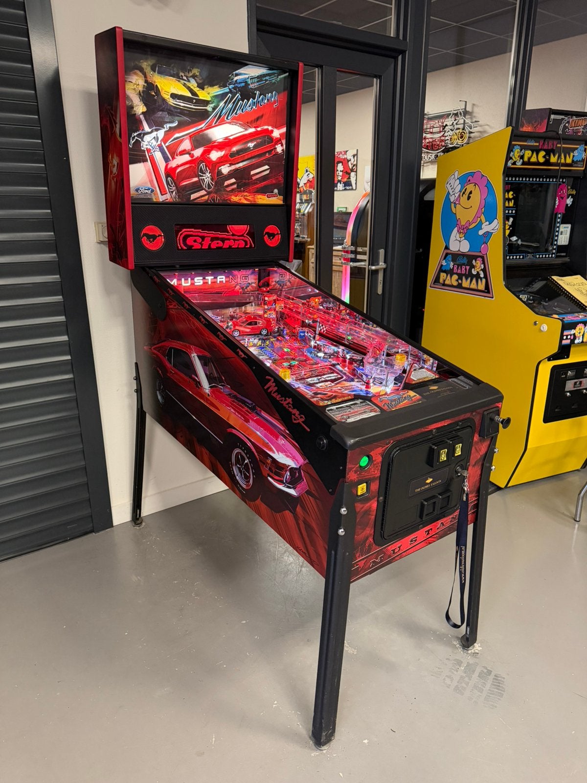 Prachtige flipperkast Stern Ford Mustang 50 Years Pinball, Verzamelen, Ophalen, Stern, Zo goed als nieuw, Dot-matrix