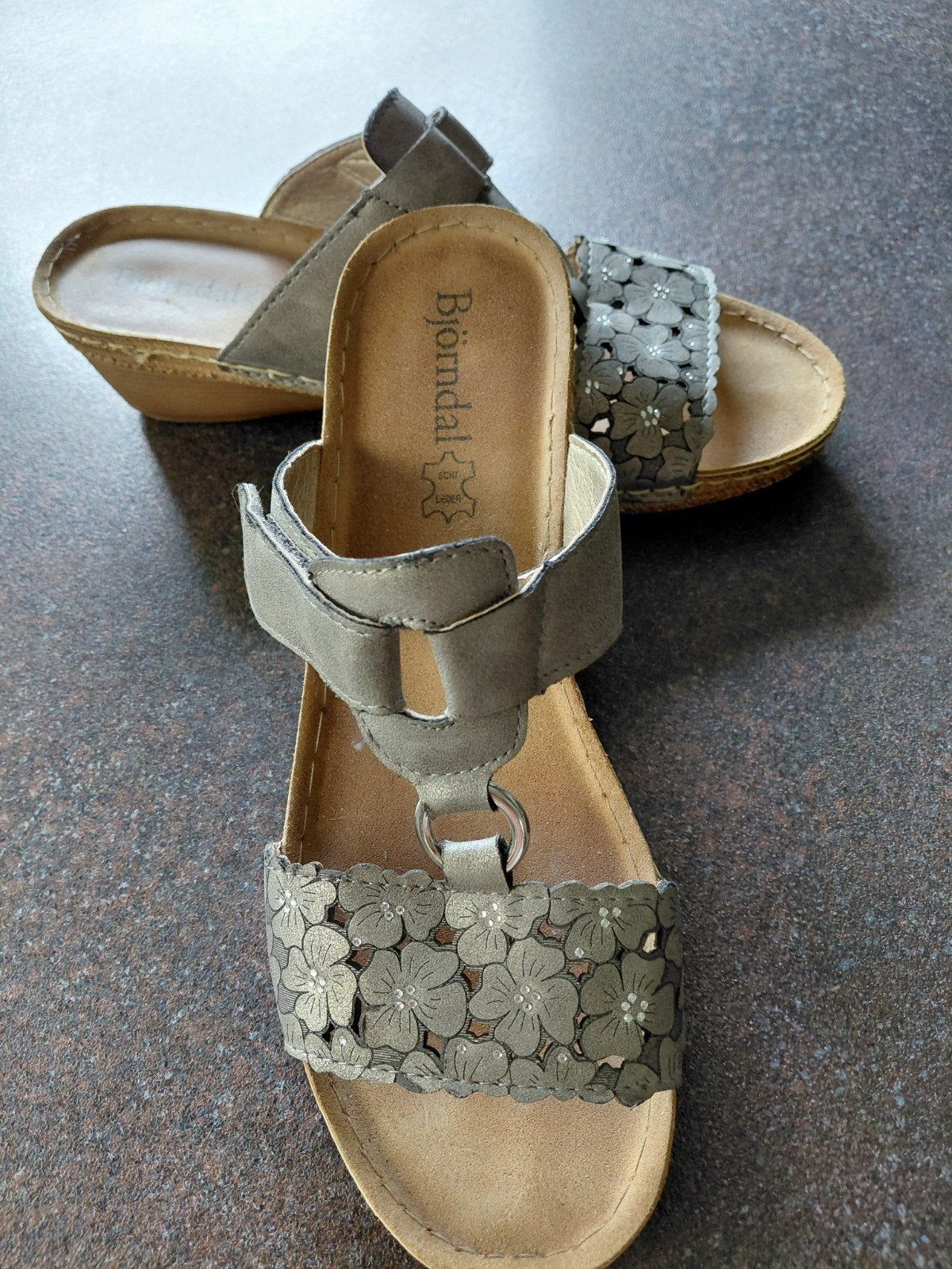 Prachtige Björndal echt leren sandalen, maat 40, Zo goed als nieuw, Grijs, Björndal, Sandalen of Muiltjes