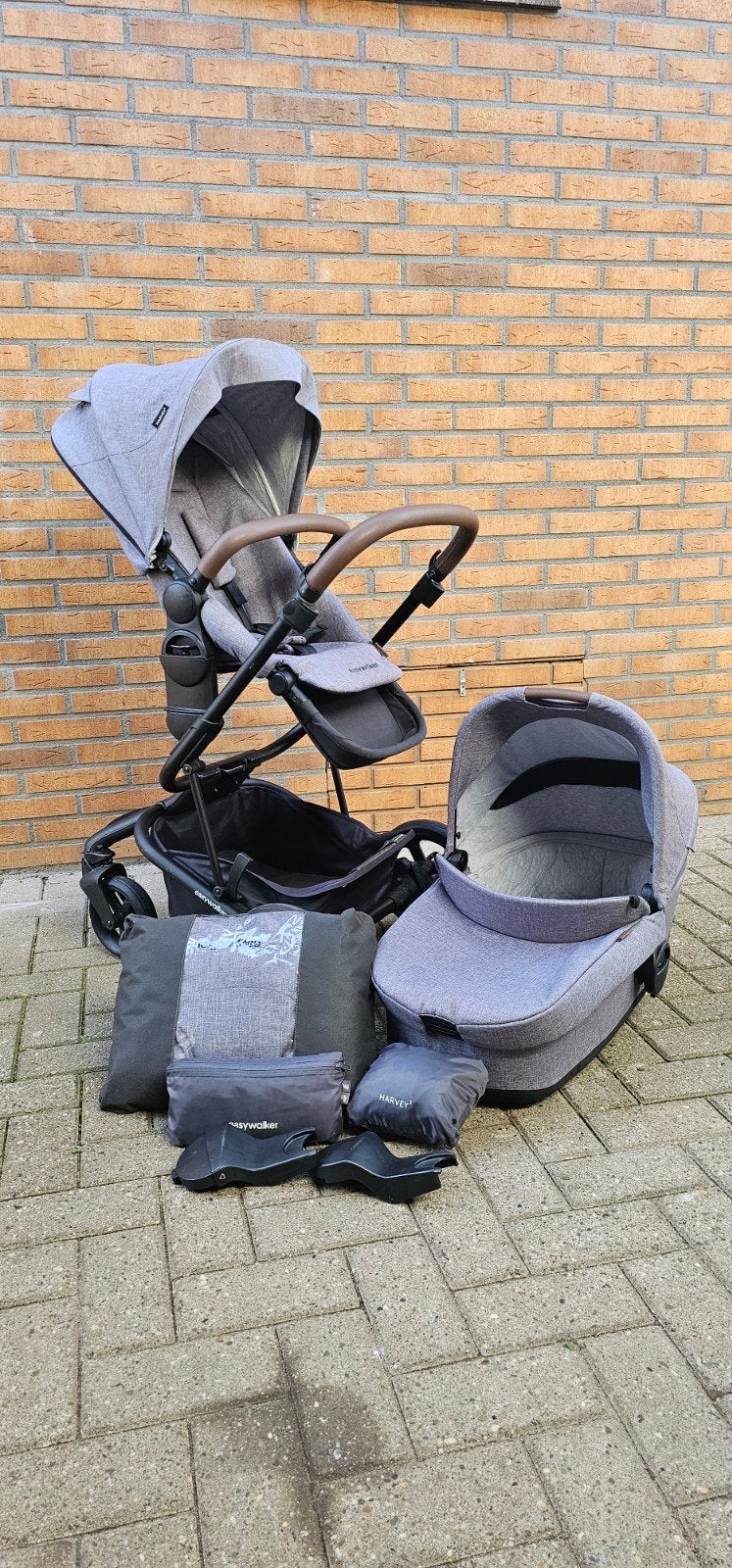 Easywalker Harvey 2 kinderwagen met reiswieg en accessoires, Ophalen, Zo goed als nieuw, Overige merken, Verstelbare duwstang