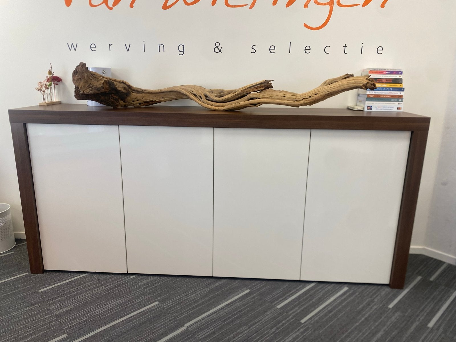 Stijlvolle moderne kast noten Bella noce choco 4889, Ophalen, Gebruikt, 200 cm of meer, 25 tot 50 cm