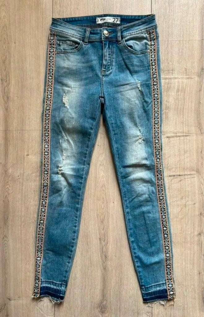 FB Sister skinny jeans - W: 27, Blauw, Ophalen of Verzenden, Zo goed als nieuw, W27 (confectie 34) of kleiner