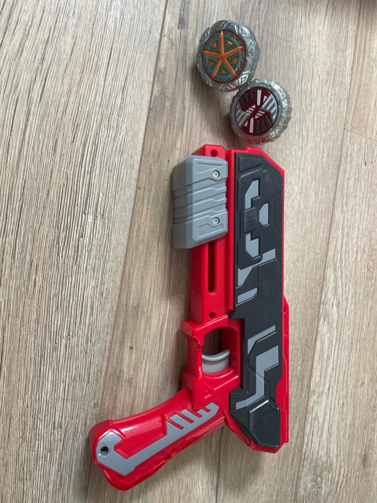 Beyblade pistool met draaiende tollen, Kinderen en Baby's, Ophalen, Gebruikt, Jongen