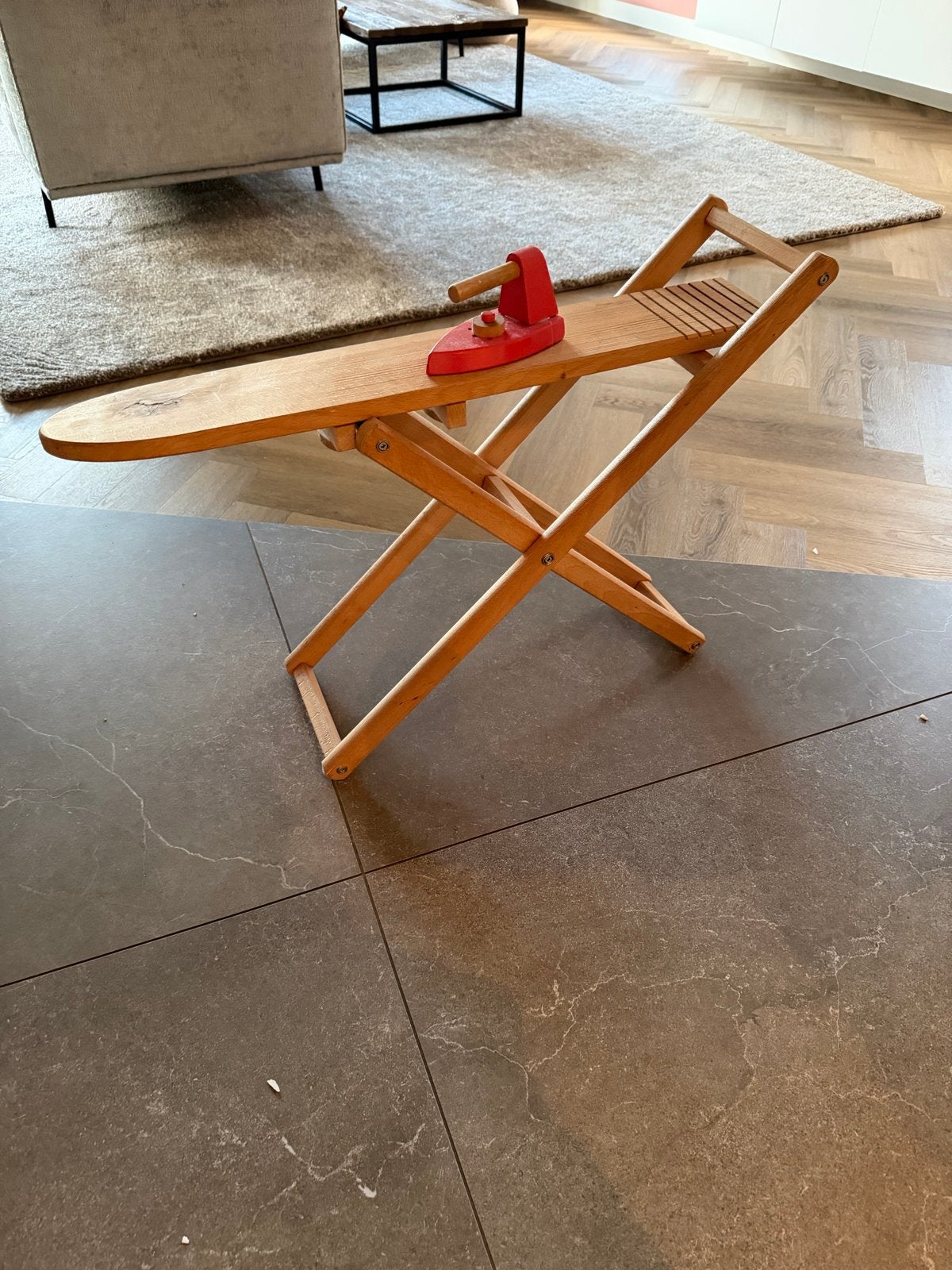 Houten strijktafel speelgoed, Ophalen, Zo goed als nieuw, Meubelstuk of Keukentje