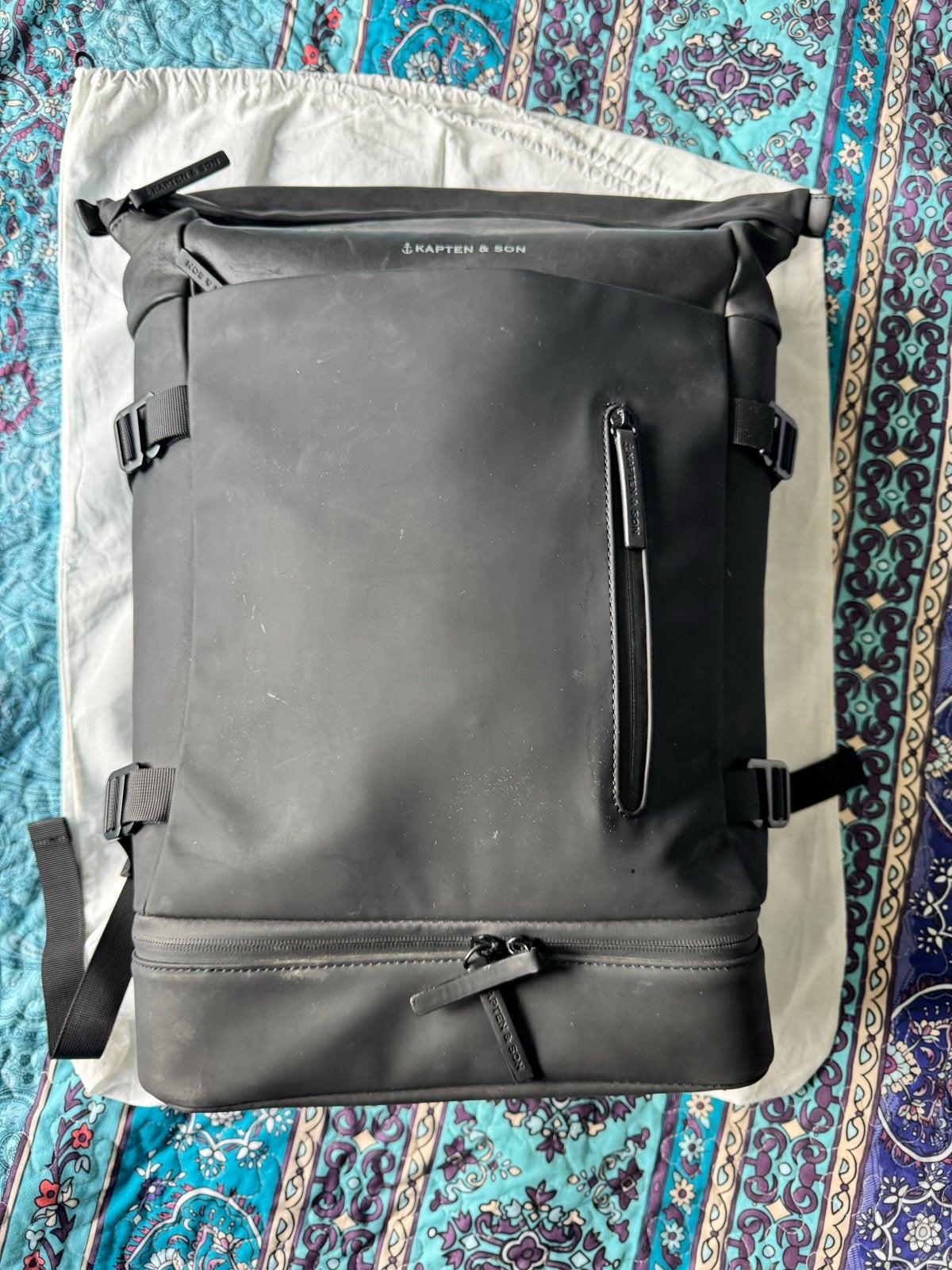 Kapten & Son Rugzak - Zwart, Waterdicht, Zo goed als nieuw, Sieraden, Tassen en Uiterlijk, Tassen | Rugtassen, 25 tot 40 cm, Ophalen of Verzenden