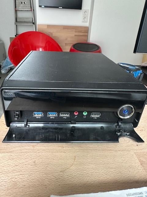 Shuttle computer, Computers en Software, Desktop Pc's, 2 tot 3 Ghz, 8 GB, Zo goed als nieuw, SSD