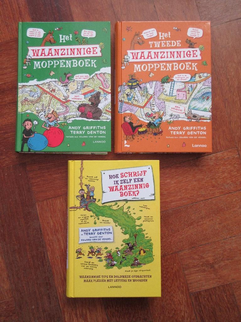 3 x boek : 2 x Waanzinnige moppenboek + waanzinnig boek, Ophalen of Verzenden, Gelezen, Fictie algemeen