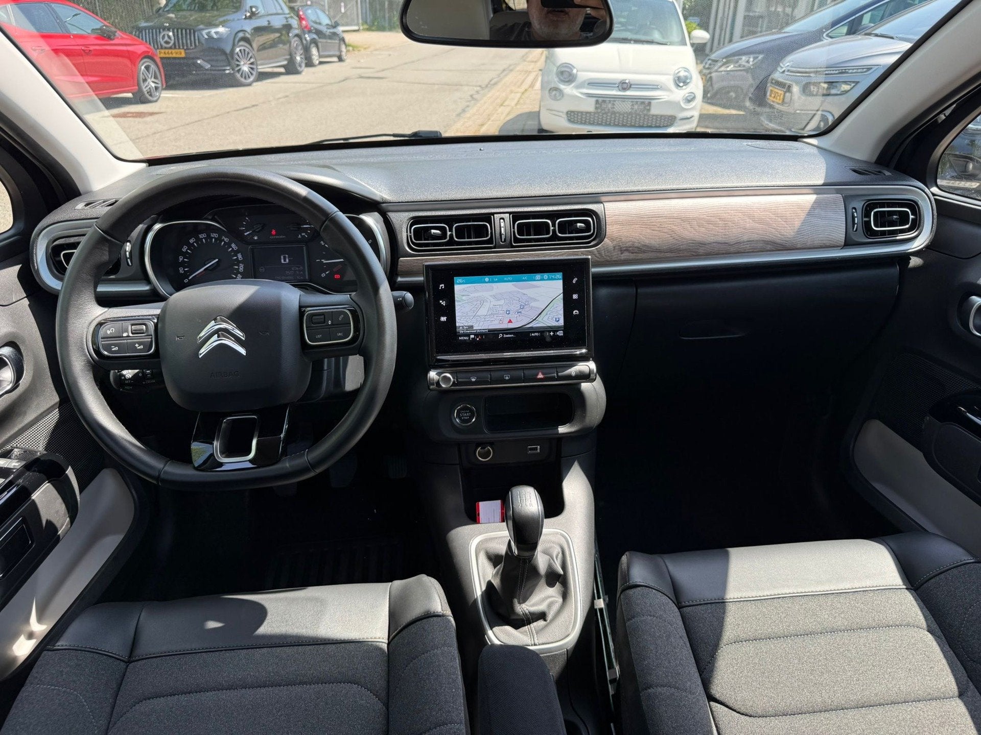 Citroen C3 1.2 PureTech Shine, Navi, Airco, Keyless, NAP INC, Auto's, Citroën, 450 kg, Gebruikt, 1199 cc, Zwart
