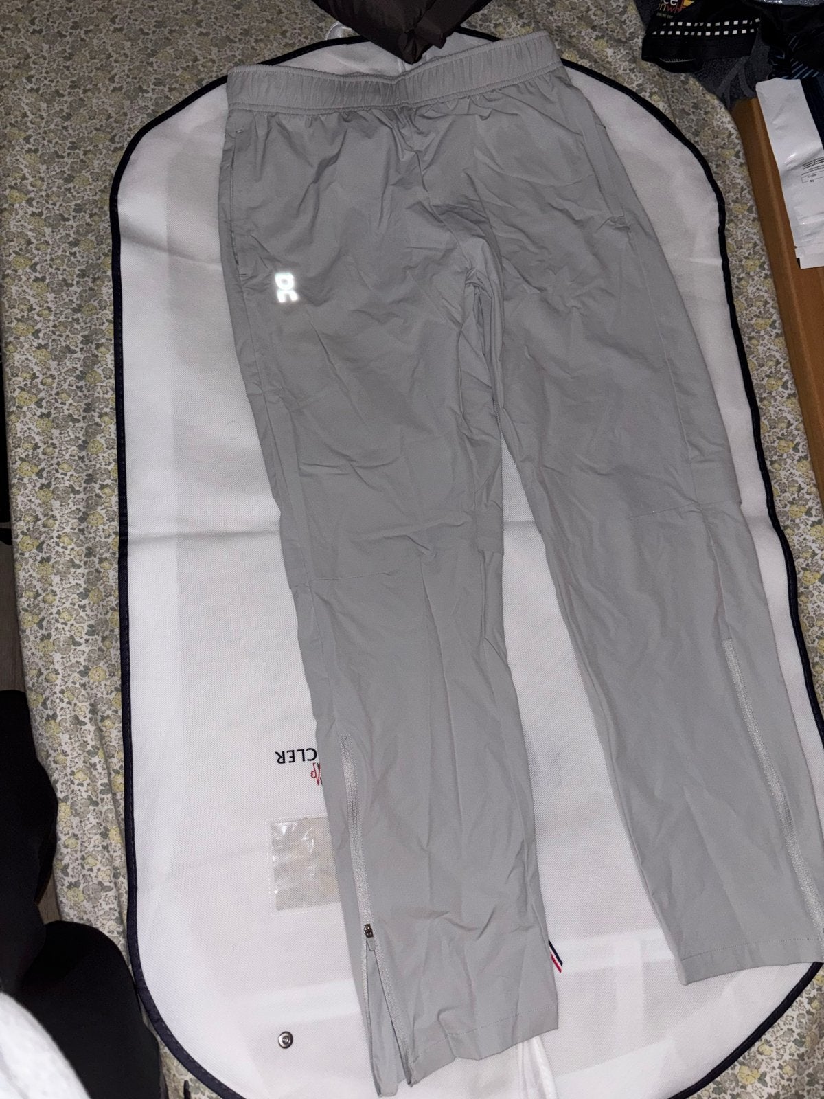 On Running Lightweight Hardloopbroek - Grijs, Maat 48/50 (M), Ophalen of Verzenden, Zo goed als nieuw, Hardlopen of Fietsen