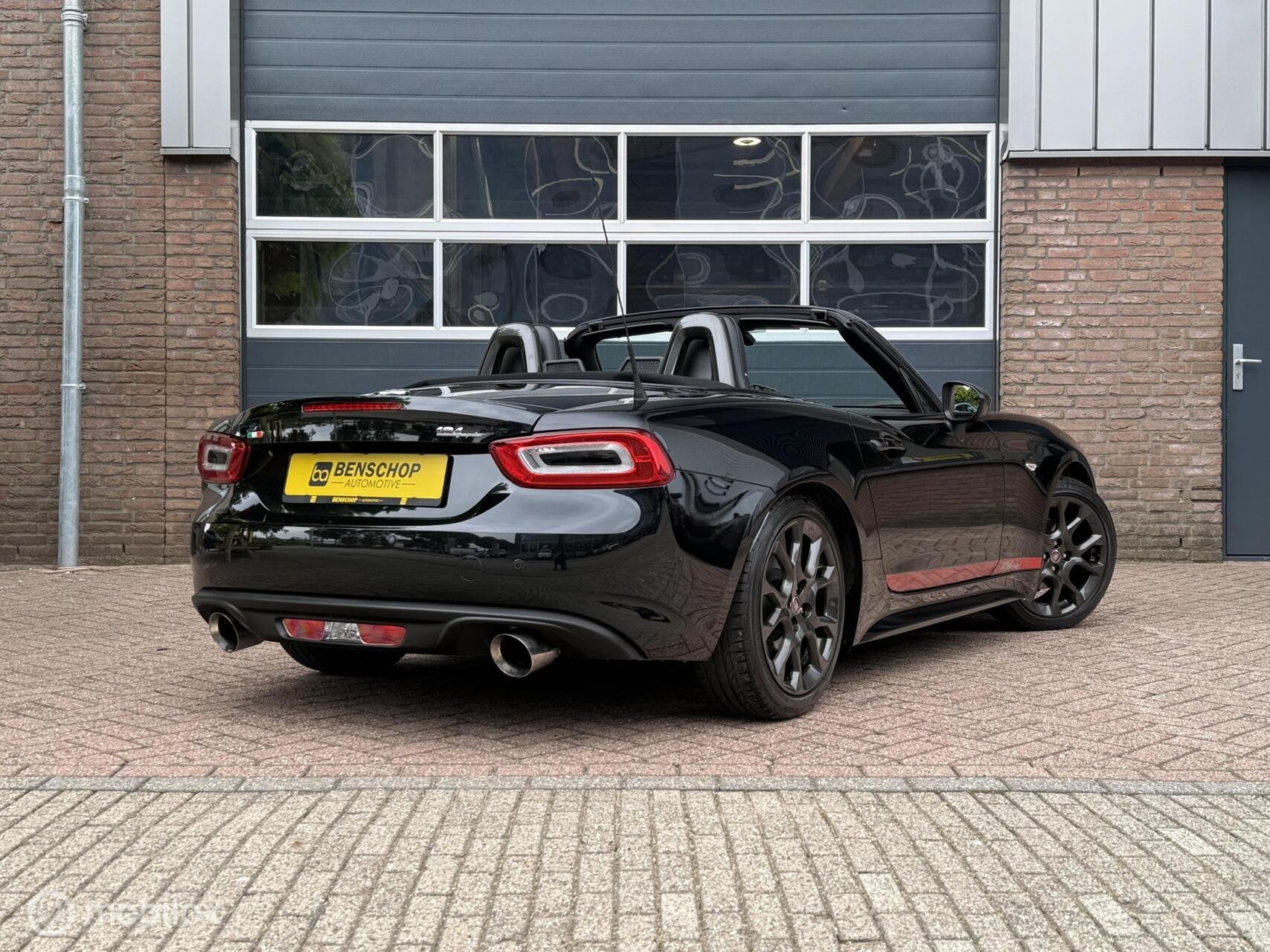 Fiat 124 Spider 1.4 MultiAir Turbo Lusso Sport Leer Navi Cam, Automatische klimaatregeling, 1025 kg, Achterwielaandrijving, Zwart