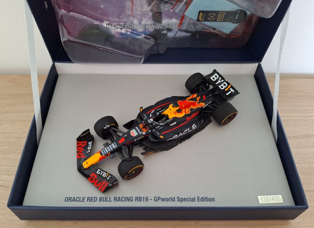 WORLD CHAMPION 2023 Max Verstappen Spark Special 1:43 NIEUW, Ophalen of Verzenden, Nieuw, Auto, Overige merken