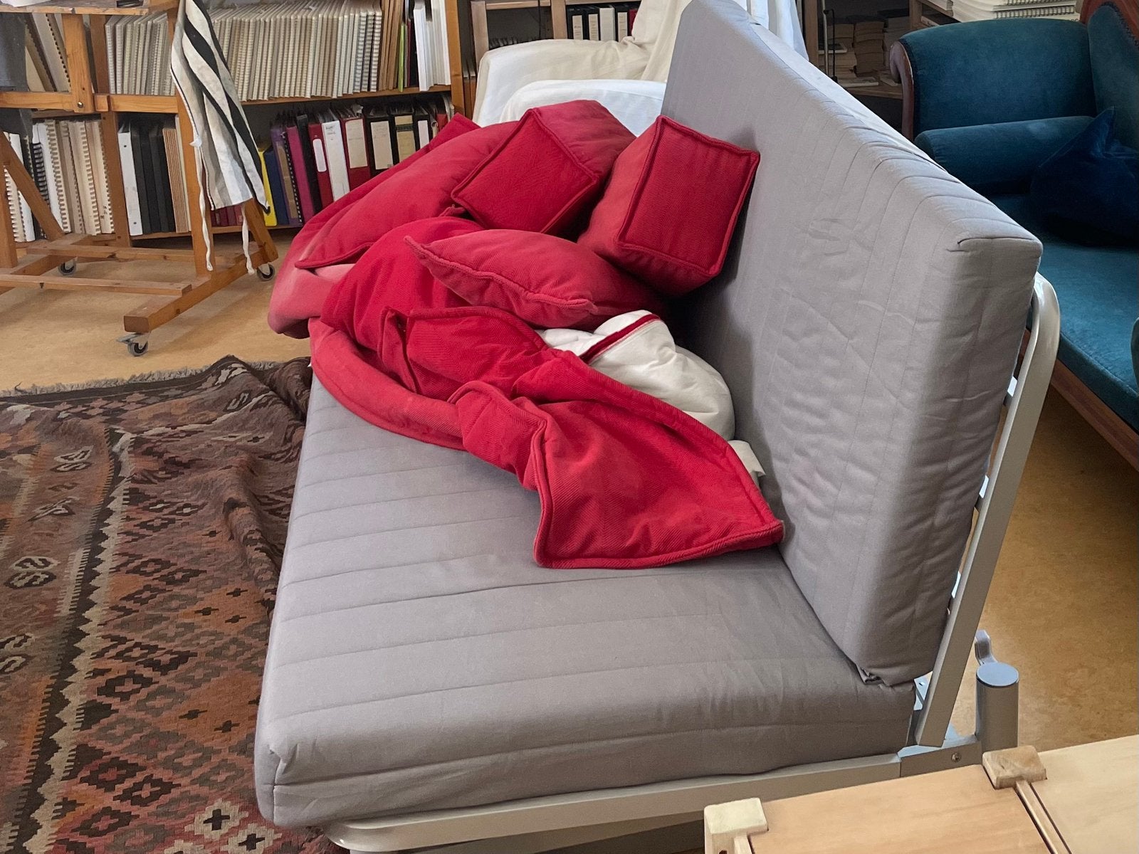 IKEA BEDDINGE SLAAPBANK nà vandaag naar de stort, Huis en Inrichting, Slaapkamer | Slaapbanken, Gebruikt, 140 cm, Tweepersoons