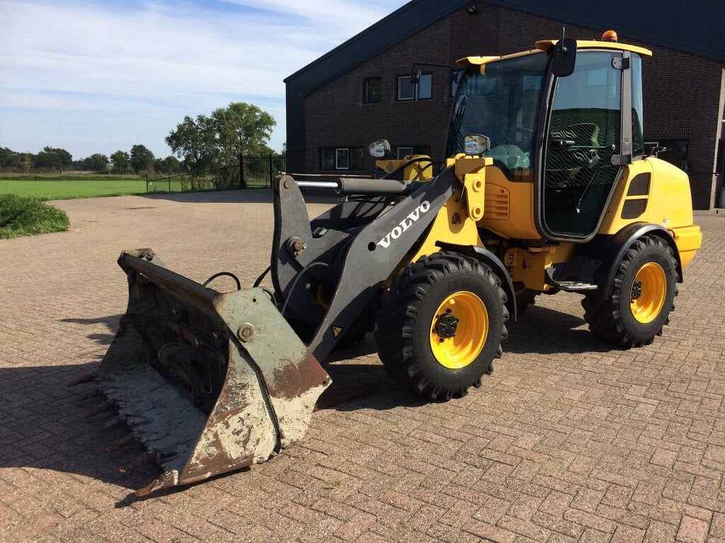 Volvo L25F 2015, Volvo Cons, https://www.volvoce.com/global/en/, Hunderenveldlaan 10
1082  Brussel, Wiellader of Shovel