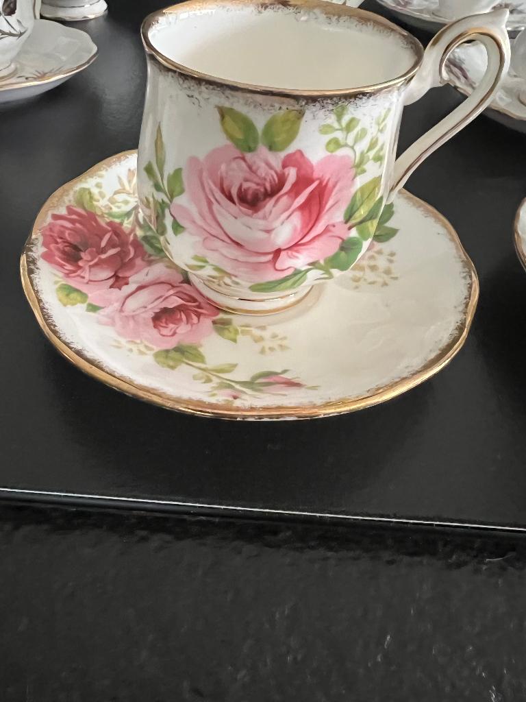 koffie en thee kopjes, Ophalen of Verzenden, Zo goed als nieuw, Porselein, Overige typen