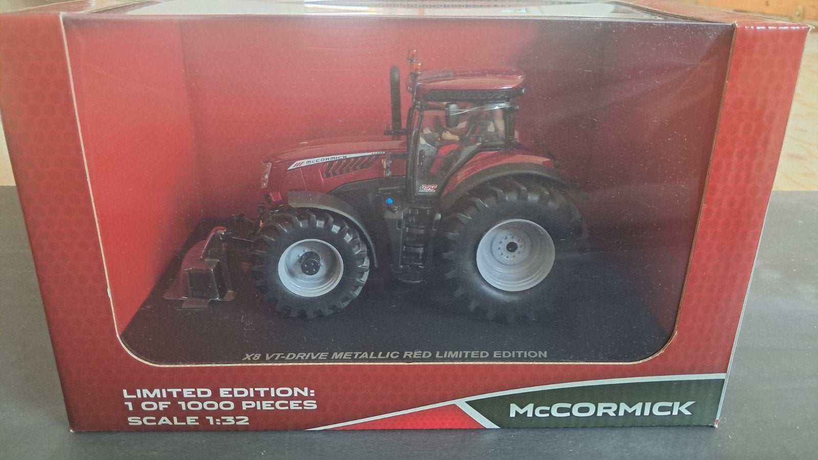 Mc Cormick X8.680 universal hobbies, Ophalen of Verzenden, Zo goed als nieuw, Tractor of Landbouw, Universal Hobbies