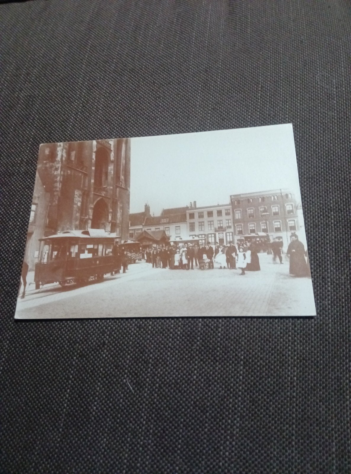 Oude foto Utrecht Domplein met tram en mensen (ca. 1900), Ophalen of Verzenden, Gebruikt, Tram, Kaart of Prent