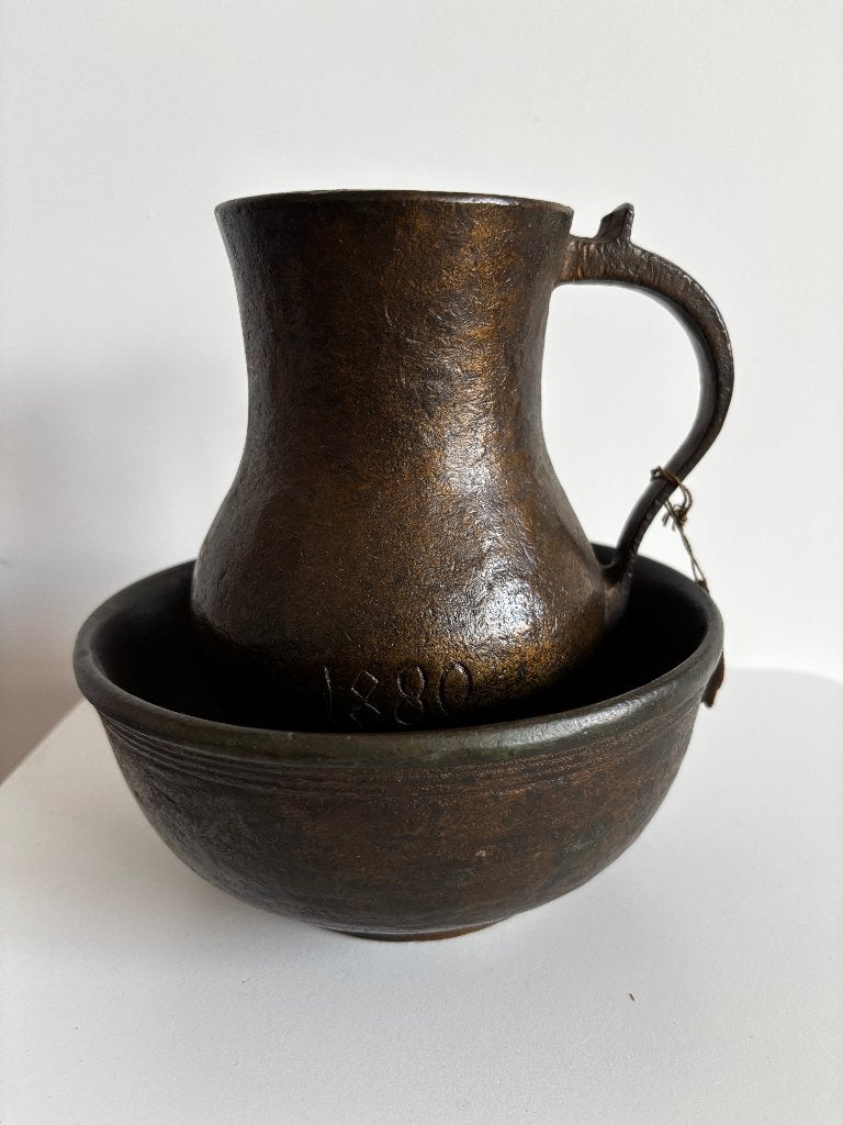 Bronzen kan met schaal, Ophalen, Brons