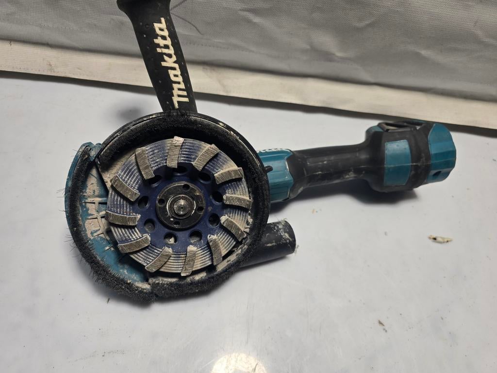 Makita accu betonschuurmachine betonschaaf 18V body 125mm, Ophalen of Verzenden, Makita, N.v.t, N.v.t