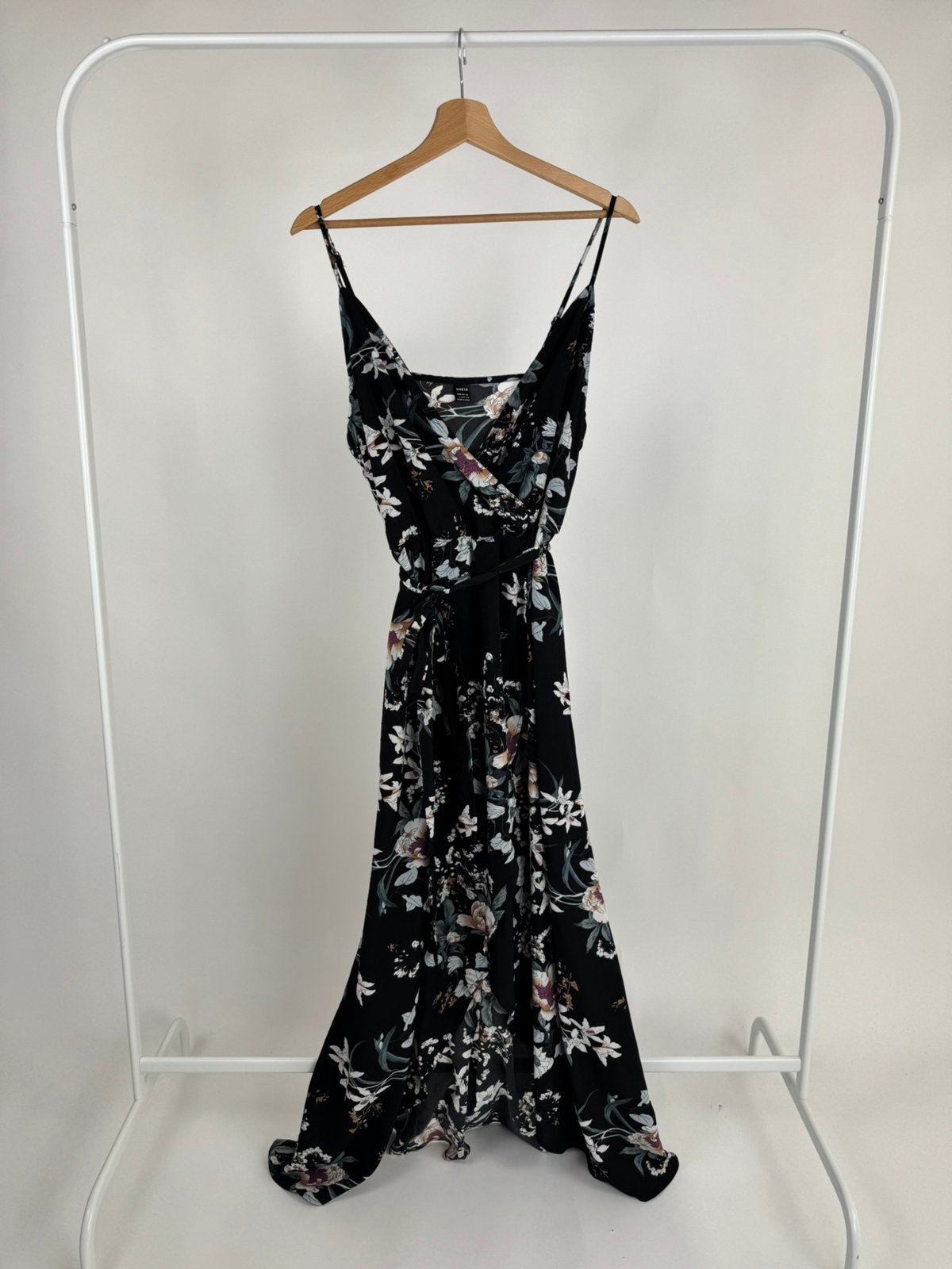 SHEIN maxi-jurk zwart met bloemen – maat L (40/42), Ophalen of Verzenden, Zo goed als nieuw, Maat 42/44 (L), Zwart