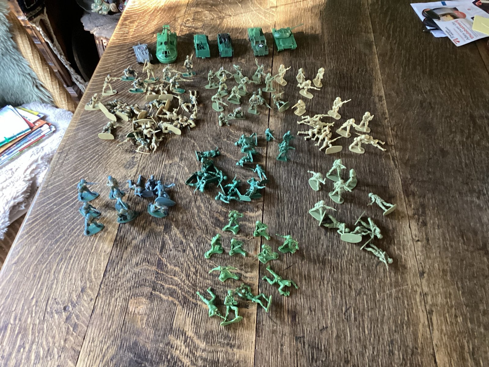 Grote set vintage plastic soldaatjes en legervoertuigen € 6, Ophalen of Verzenden, Gebruikt