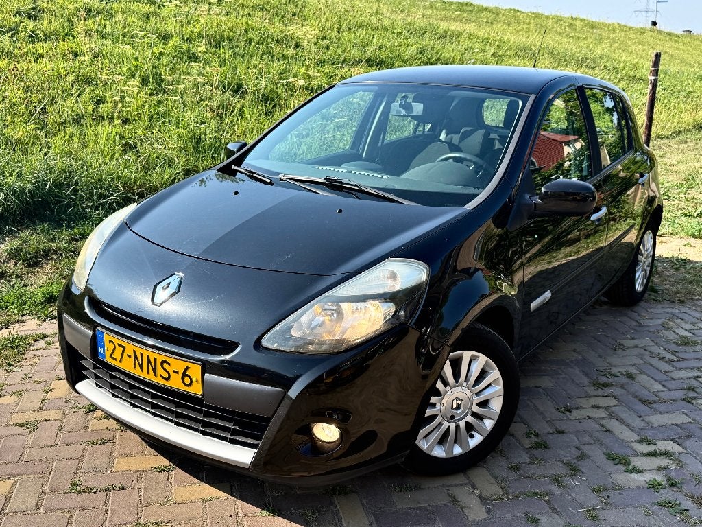 Renault Clio 1.2 16V Collection 5-DRS 2010 NAP APK KOOPJE!!, Voorwielaandrijving, USB, 4 cilinders, Origineel Nederlands