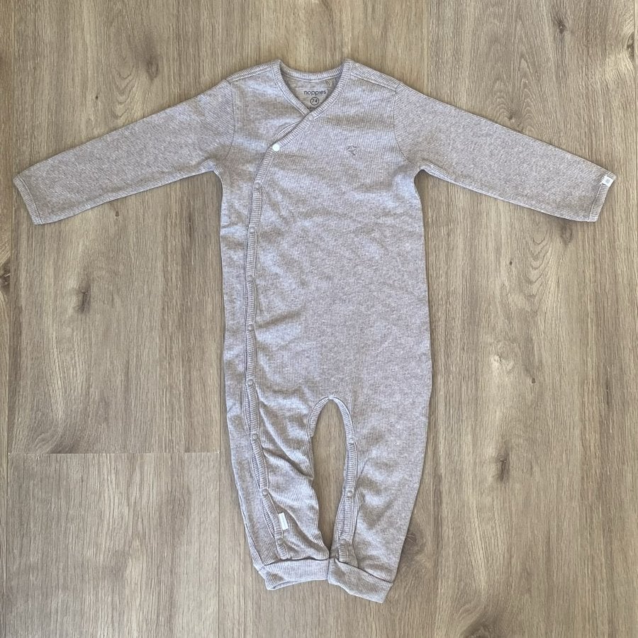 NIEUW | Noppies | boxpakje | taupe | maat 74, Ophalen of Verzenden, Nieuw, Jongetje of Meisje, Pakje