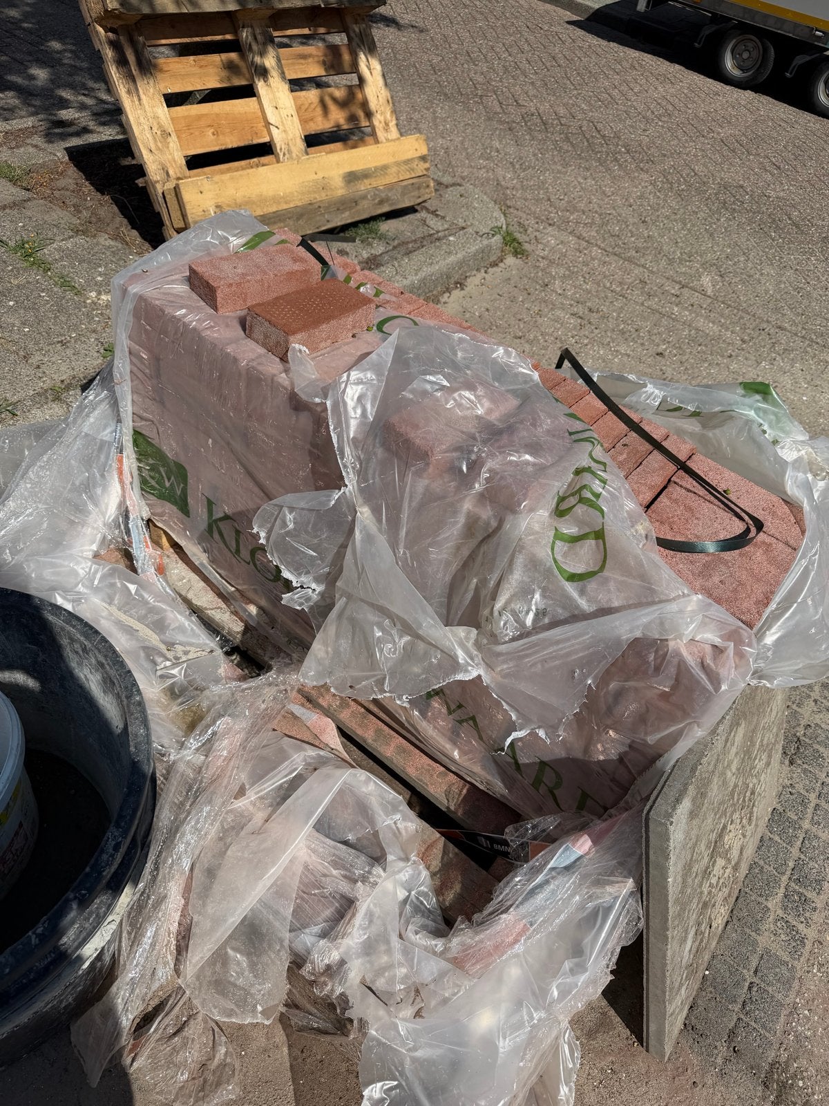 320 stuks stenen metselsteen type Zaandam, Ophalen, Nieuw, Bakstenen