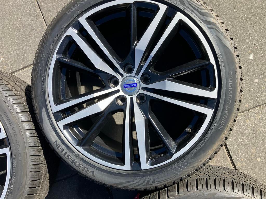 19 inch Volvo V60 S60 V90 S90 velgen met nieuwe banden, Gebruikt, Banden en Velgen, 235 mm, All Season