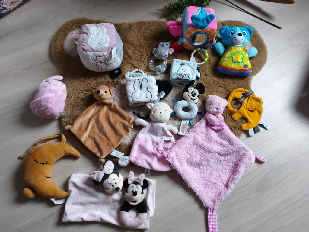 Groot pakket Baby Speelgoed & Knuffeldoekjes Nijntje enzv, Beer, Nijntje, Ophalen of Verzenden, Zo goed als nieuw