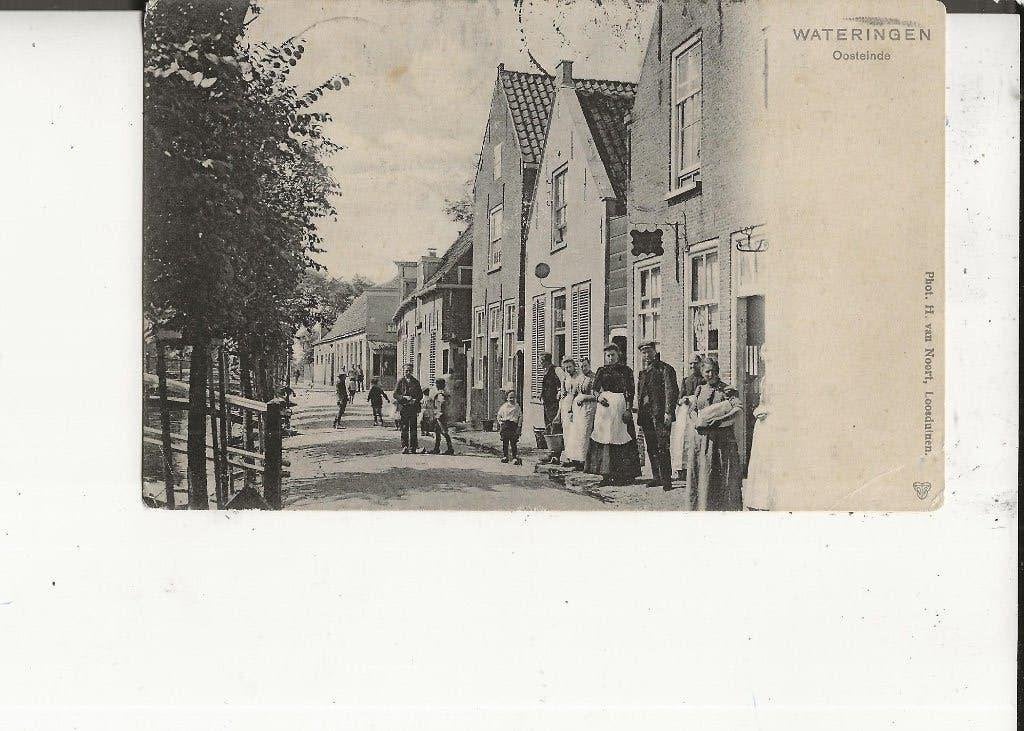 Wateringen Oosteinde met bewoners 2 april 1904, Ophalen of Verzenden, Voor 1920, Gelopen, Zuid-Holland