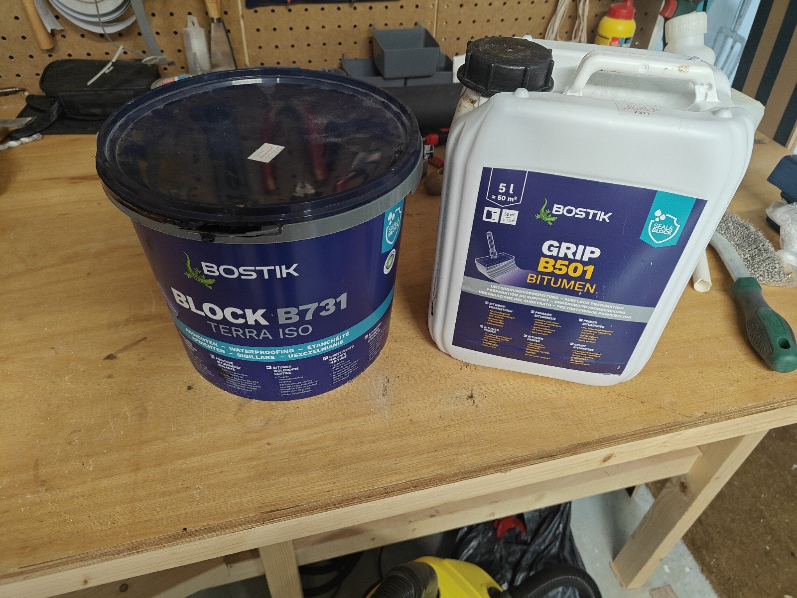 Bostik Block B731 Terra Iso (60% vol) en Grip B501 (90% vol), Ophalen, Zwart, Nieuw, Verf