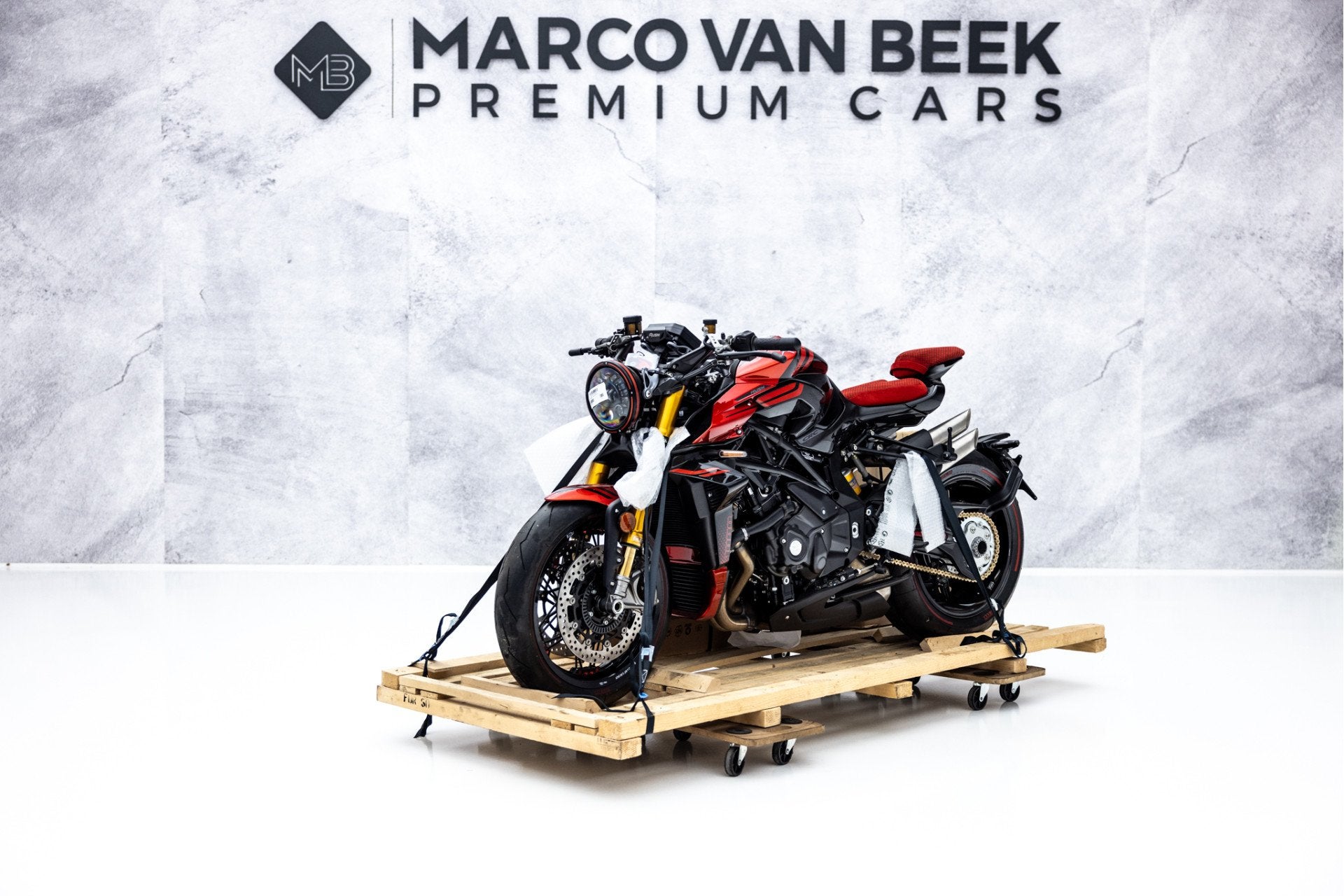 MV Agusta Rush 243/300 NIEUW IN KRAT 998 CC 208 PK Racing Ki, Motoren, Motoren | MV Agusta, Bedrijf, Traction Control, Meer dan 35 kW