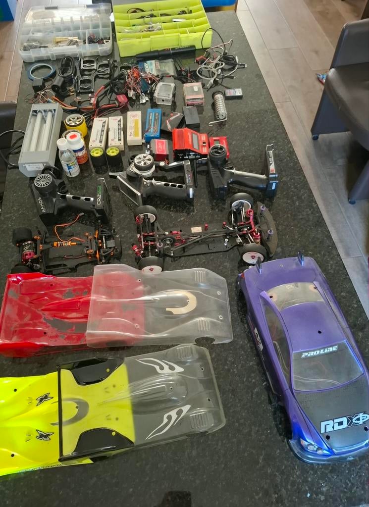 RC Auto & Onderdelen - Groot Pakket, Hobby en Vrije tijd, Elektro, Gebruikt, Ophalen of Verzenden, Auto onroad