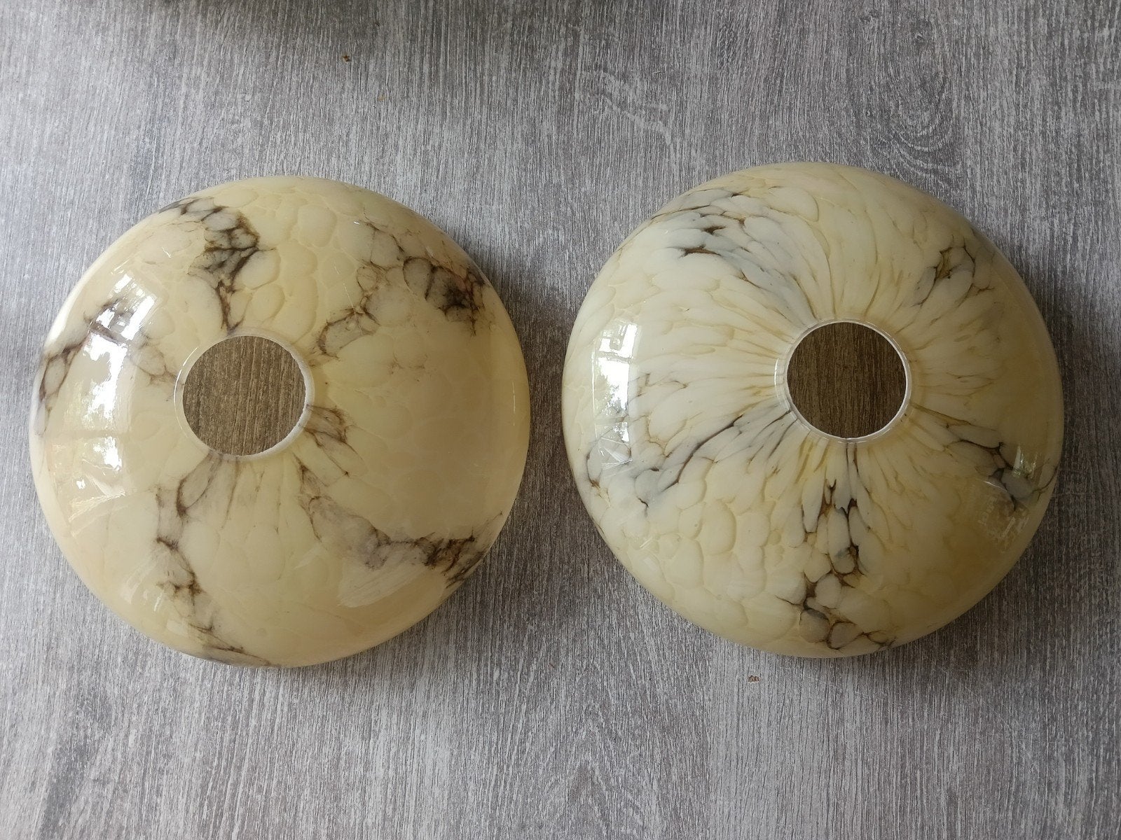 2x Vintage Marmerlook Glazen Lampenkappen, Ophalen of Verzenden, Zo goed als nieuw, Glas, Vintage, Retro, Marmerlook