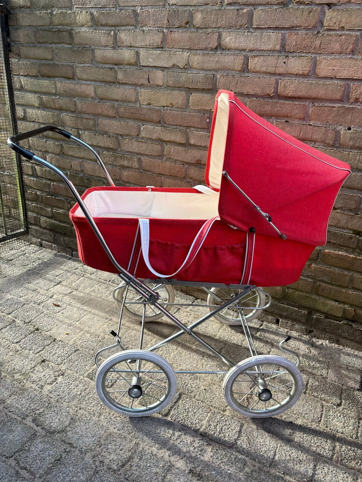Vintage Kinderwagen Rood - Klassiek en Charmant, Gebruikt, Met reiswieg, Ophalen, Kinderwagen