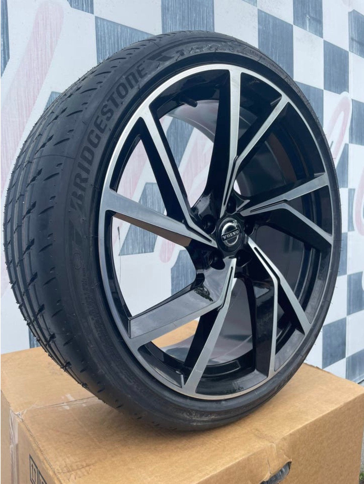 20 inch volvo V60 velgen 5x108 + nieuwe bridgestone banden, Nieuw, Ophalen of Verzenden, 235 mm, Band(en)