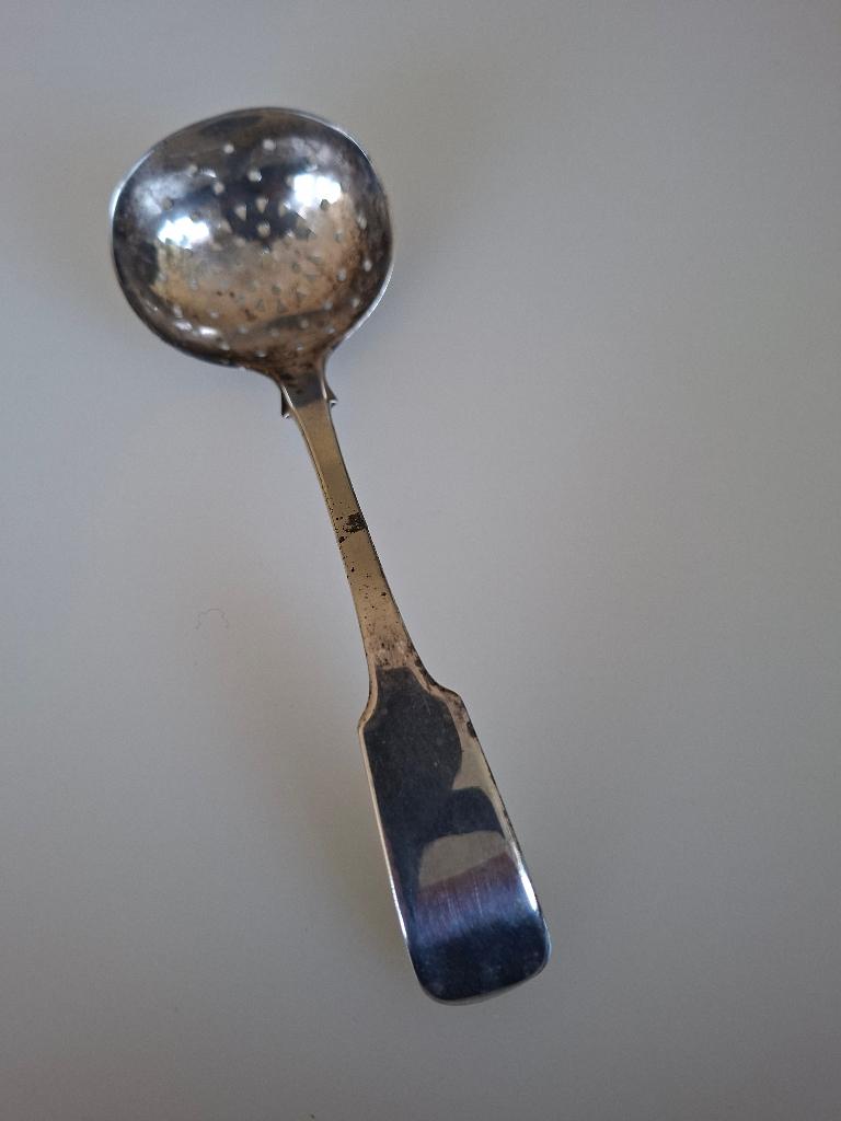 zilveren vergiet lepel of?, Antiek en Kunst, Antiek | Goud en Zilver, Ophalen of Verzenden, Zilver