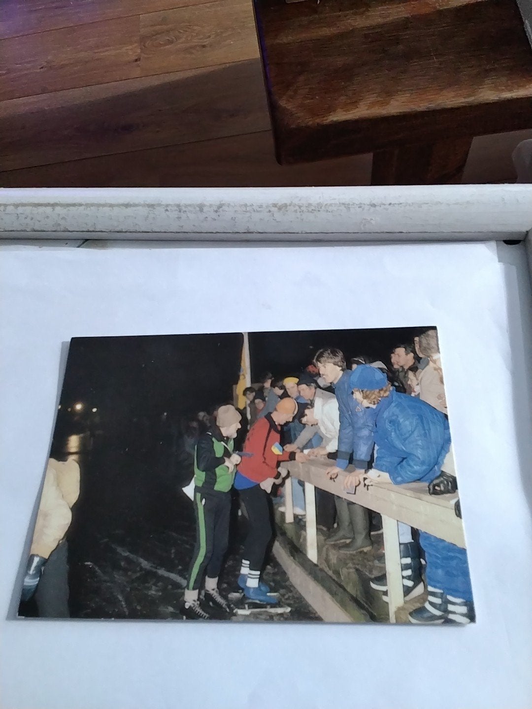 Foto 13e Elfstedentocht 1985 - Sneek eerste stempel, Verzamelen, Ophalen of Verzenden