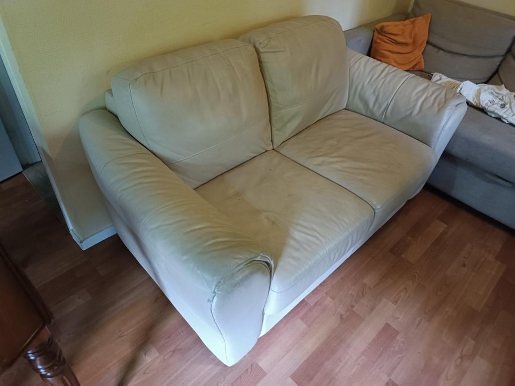 Gebroken wit leren bankje, Overige maten, 150 tot 200 cm, Ophalen of Verzenden, Zo goed als nieuw
