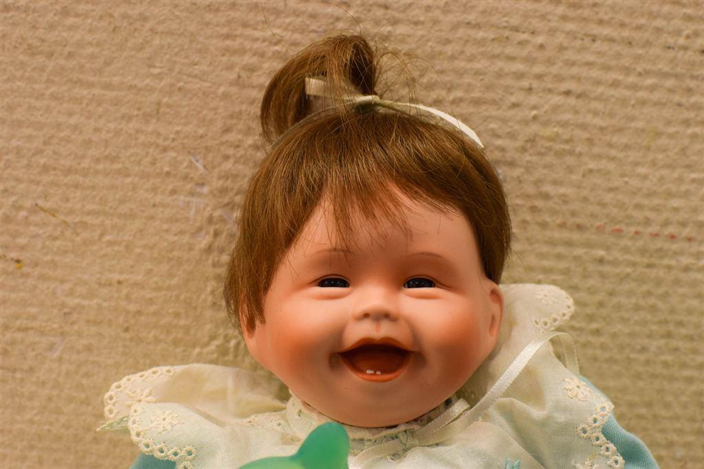 The Ashton Drake Galleries Happiness Is Pop 45550, Ophalen of Verzenden, Gebruikt