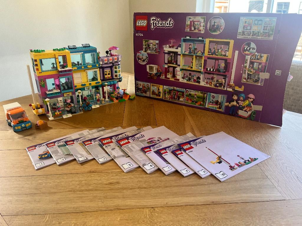 LEGO Friends 41704 Hoofdstraatgebouw – Compleet met boekje, Ophalen of Verzenden, Zo goed als nieuw, Complete set, Lego