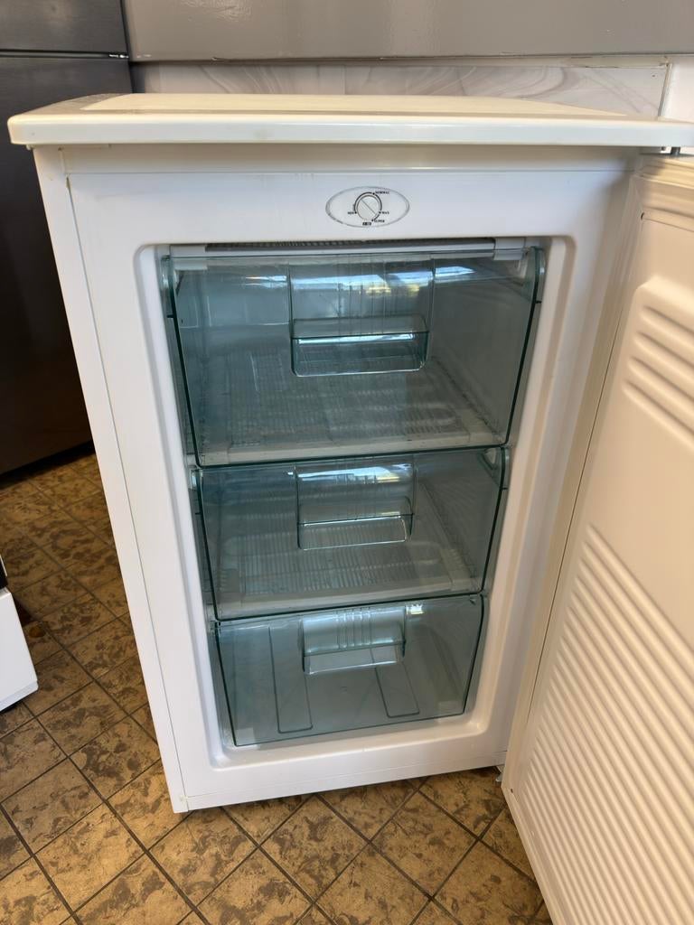 Exquisit A+ vriezer - 49,5 breed Compact en perfect werkend, Vrieskast, Minder dan 60 cm, Ophalen of Verzenden, Zo goed als nieuw